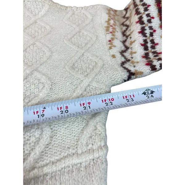 American Eagle Chunky Knit Red Cream Snowflake Fair Isle Nordic Cozy Sweater M - Image 11