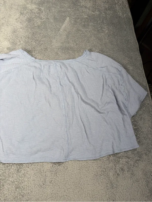 Aerie Light Blue Women's Short Sleeve Crop Top large - Image 9