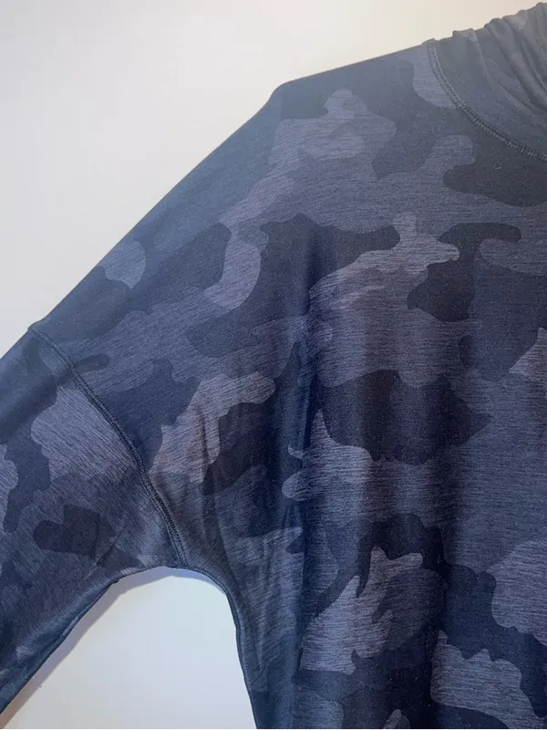 Yogalicious Lux‎ Black Camo Cropped Hoodie Athletic Top NWT Small - Image 3