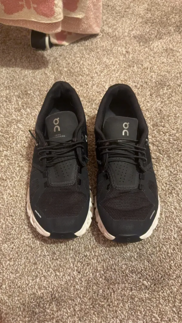 On Cloud Running Shoes - Image 2