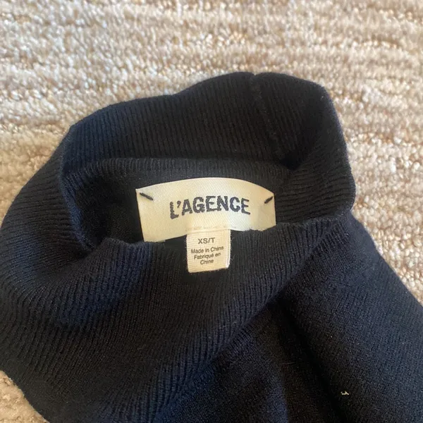 L'AGENCE Elegant Black Knitwear - Image 3