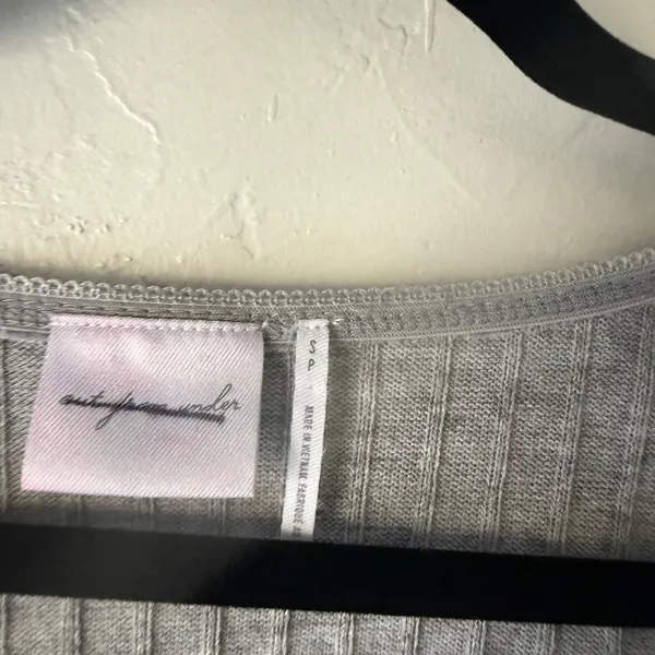 UO Out From Under Grey Fairy Long Sleeve Crop Top Size S‎ Dainty Going Out - Image 4