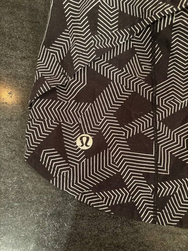 Lululemon Speed Up Shorts 2.5" - Image 4