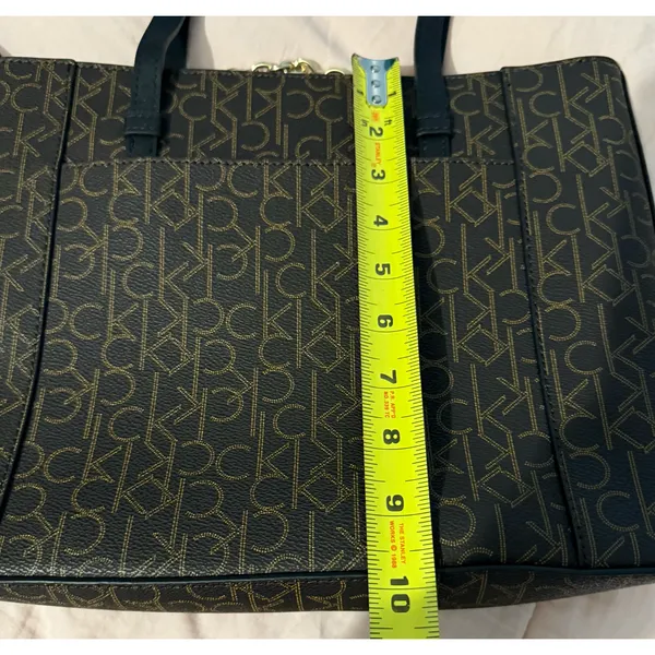 Calvin Klein Purse Tote Bag Black Shoulder Strap Gold Chain Pockets Zip Clos EUC - Image 5