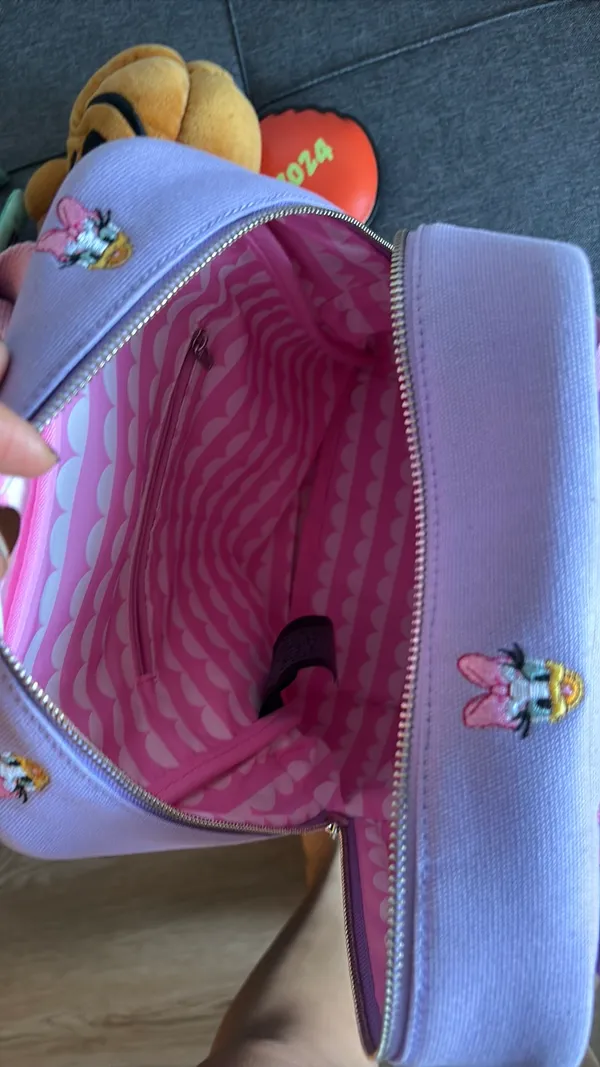 Loungefly Daisy Duck Backpack - Image 8