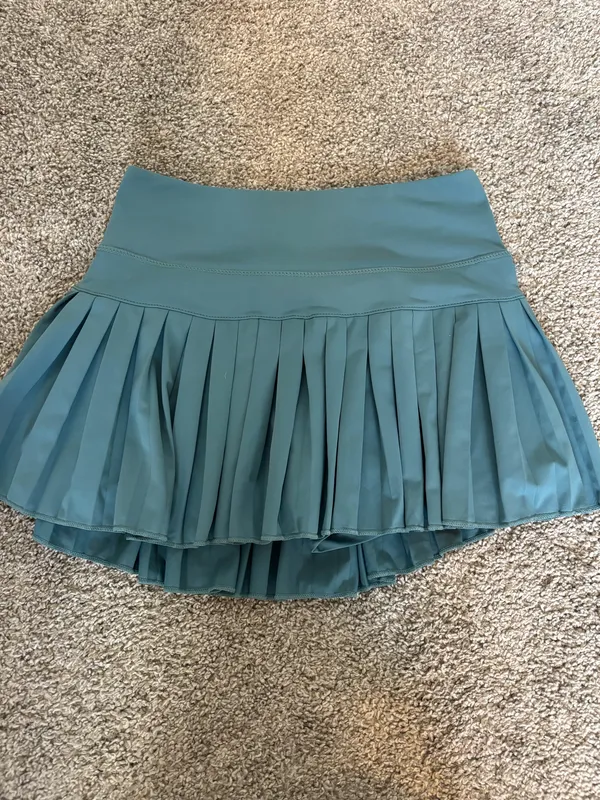 Gold Hinge Skirt Pleated - Image 2