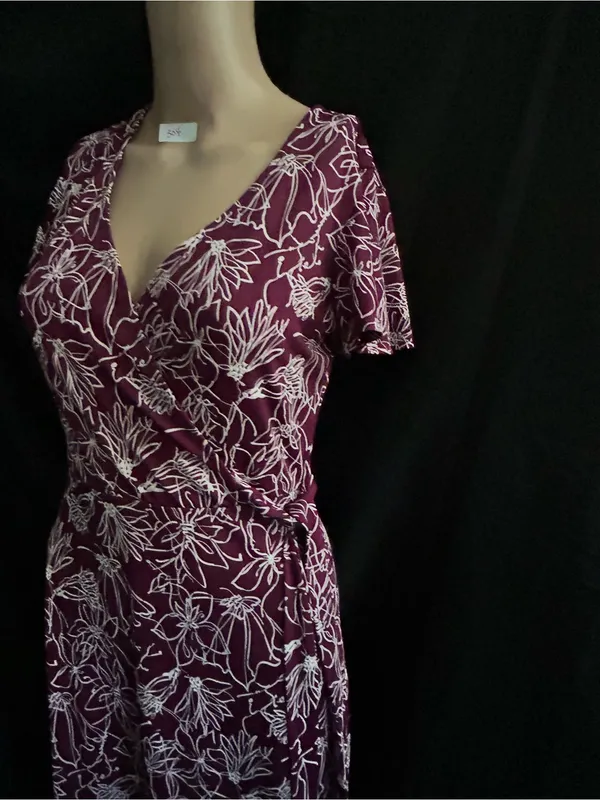 Fortune & Ivy Women’s Purple & White Floral Wrap Maxi Dress Petite Small - Image 3