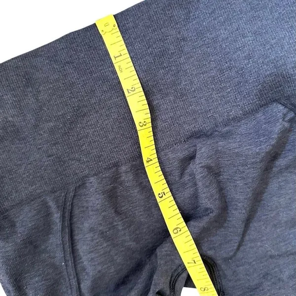 Lululemon navy leggings - Image 4