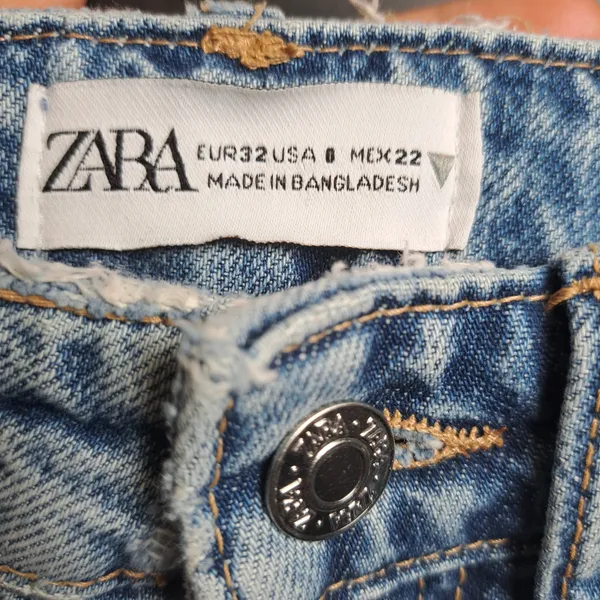 Zara Classic Blue Denim Shorts - Image 3