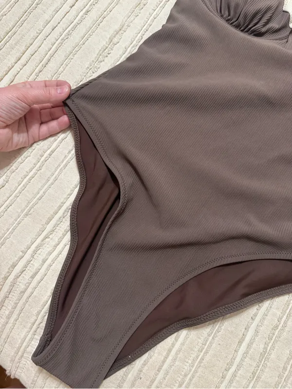 Berlook Classic Ribbed Underwire One-Piece Swimsuit in Brown and Cream - Image 3