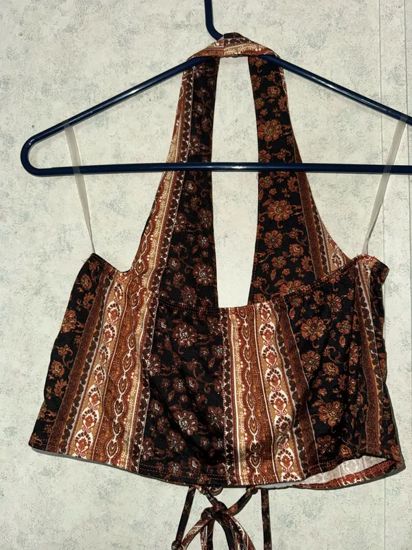 Windsor Bohemian Flair Halter Crop Top - Image 4
