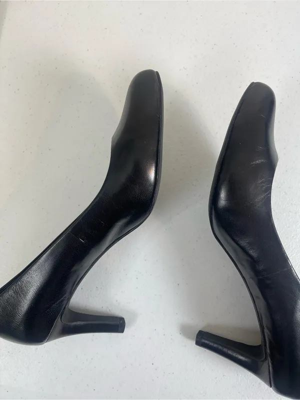 Lauren Ralph Lauren Black Leather Pointed Toe Heels - Image 8