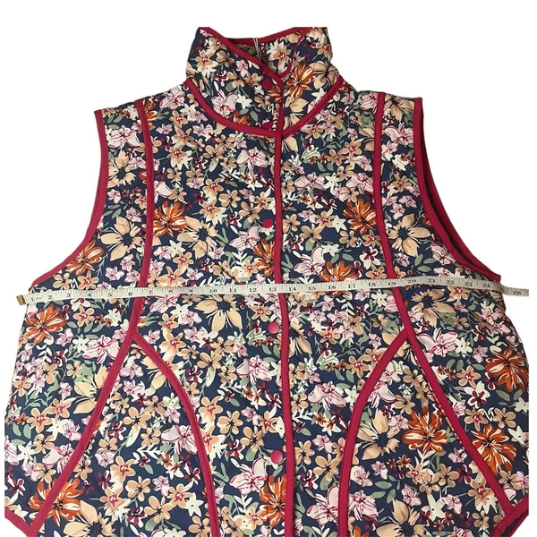 NWT Dokotoo Floral Quilted Puffer Vest Navy Burgundy Trim Snap Front‎ Sz XL - Image 10