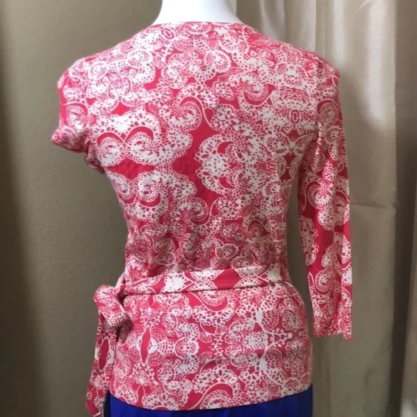 Ann Taylor wraparound 3/4 sleeve coral sweater - Image 5