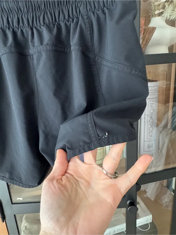Lululemon Tracker Shorts running low rise V *4" Black swift liner - Image 8