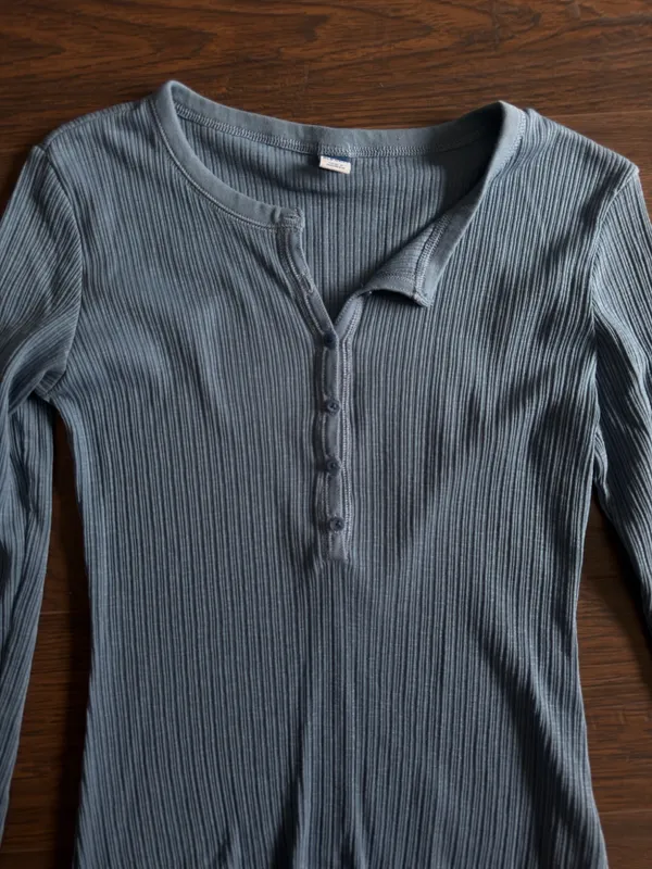 Old Navy Top - Image 3