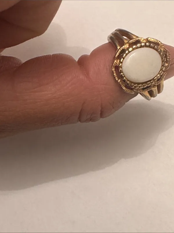 Gold-Tone Ring with White Oval Stone - Elegant Women's Jewelry - Image 8