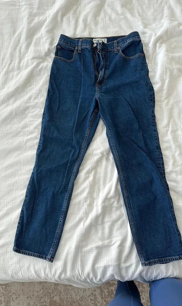 Abercrombie Jeans - Image 3