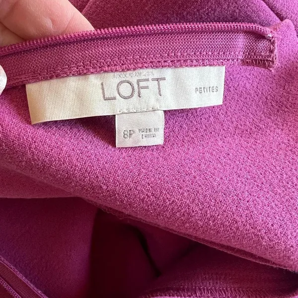 Loft Magenta pink dress‎ boat neck with V in the back Size 8P - Image 4
