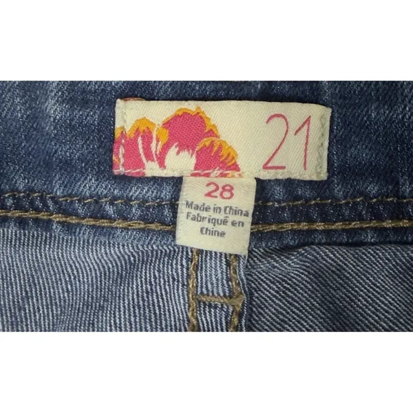 Y2K‎ Women's Low Rise Shortie Denim Mini Booty Shorts Size 28/6 Summer Vacation - Image 4