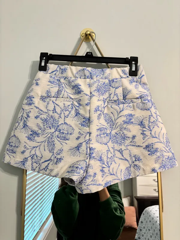 Blue floral SHEIN shorts - Image 2