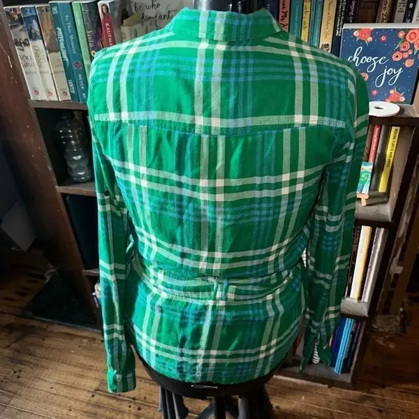 American Eagle green plaid ruffled button down tie waist top - Image 3