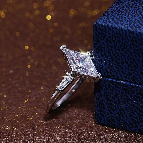 Sparkling Marquise‎ Platinum 925 Silver Simulated Diamond Ring Silver Size 6 - Image 2