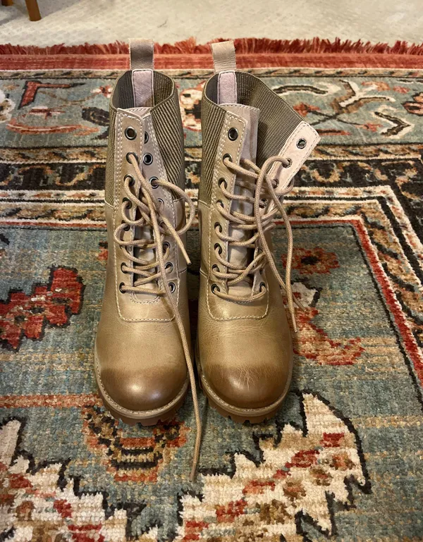 Brown Boots Size 7.5 - Image 2