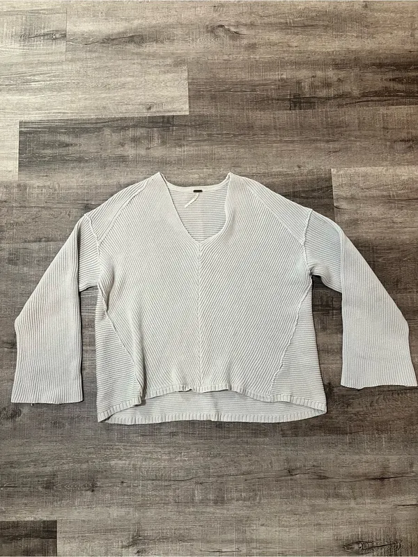 FREE PEOPLE La Brea V Neck Sweater in Grey - Image 2