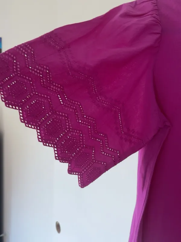 Banana Republic Fuchsia Eyelet Sleeve Top XS - Image 3