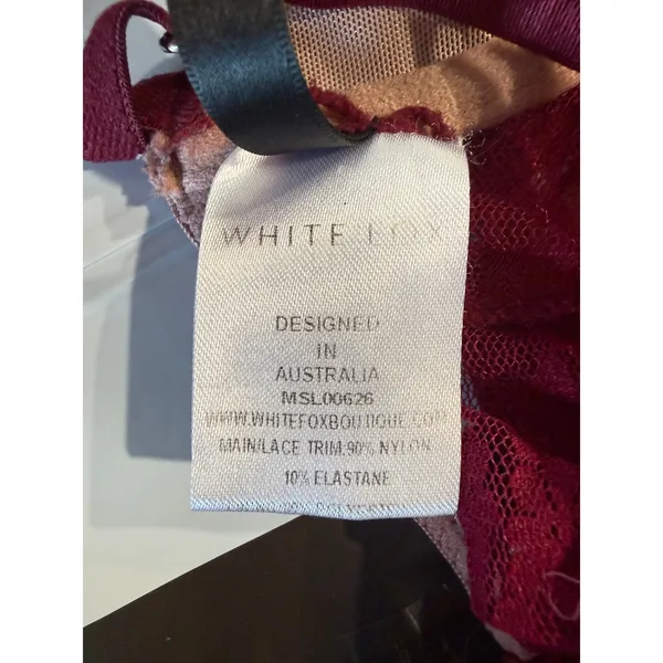 White Fox Boutique Burgundy Lace Underwire Bralette Zip Back‎ XXS - Image 5