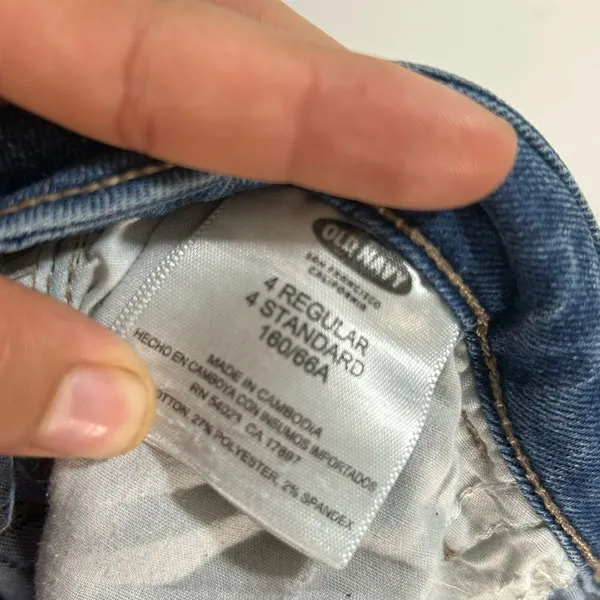 Old navy jeans | Size 4 | rockstar | in good used conditions | Mid - Rise - Image 3