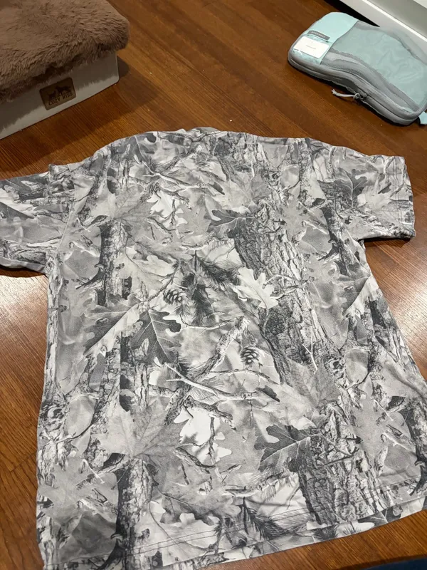 Tucker Wetmore Tee Gray Size L - Image 3