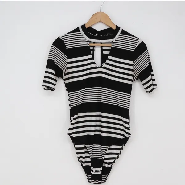 Derek Heart Bodysuit Womens L Black White Striped Ribbed Keyhole Excellent - Image 2