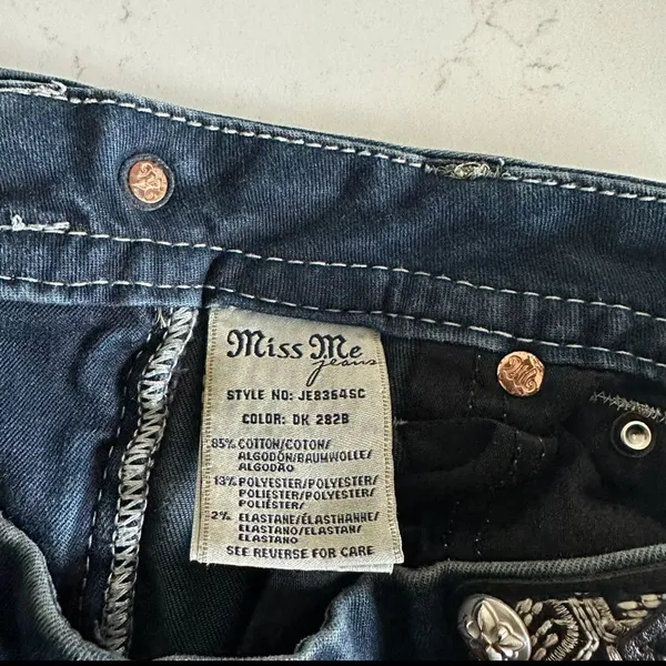 ￼Miss Me‎ Signature Skinny Crop Women’s Size 27 Western Biker Ankle Jeans - Image 9