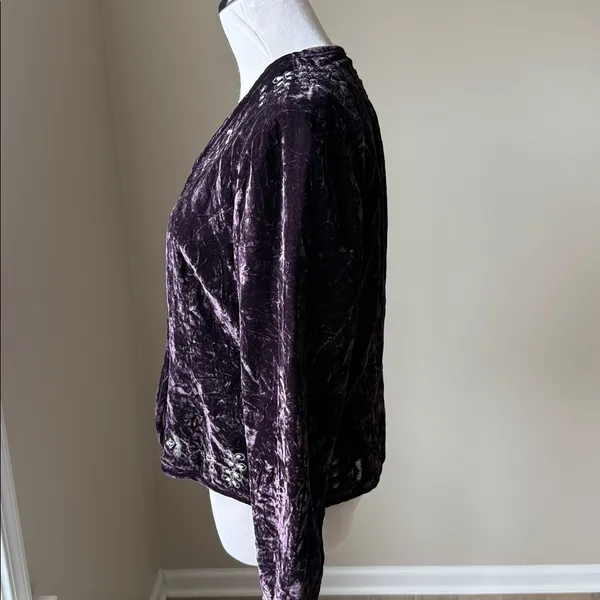 Chico’s Lula Crushed Velvet Embellished Jacket - Image 4