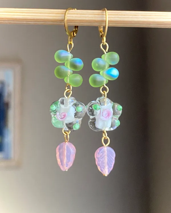 flower glass beads & quality Czech glass beads mix boho fairy retro vintage cottage chic style dangle earrings💐🩵 - Image 2