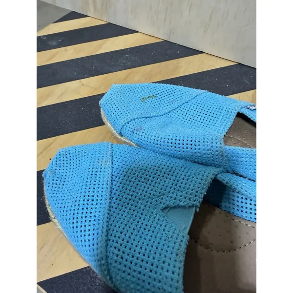 TOMS Blue‎ Slip On Sneakers Women’s US 7.5 Casual Canvas Comfort - Image 5