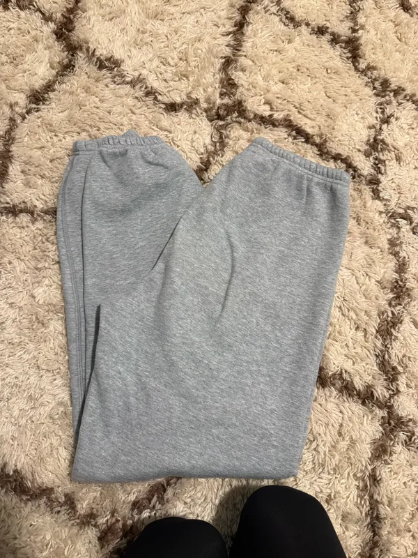 SKIMS Sweat Set - Image 4