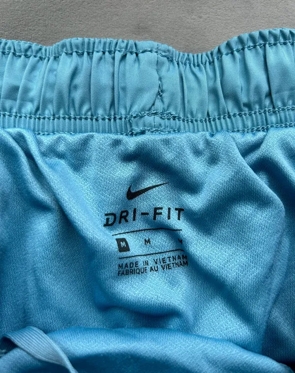 Nike shorts - Image 2