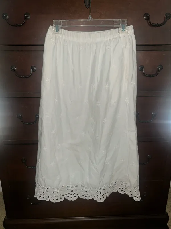 Old navy skirt - Image 3