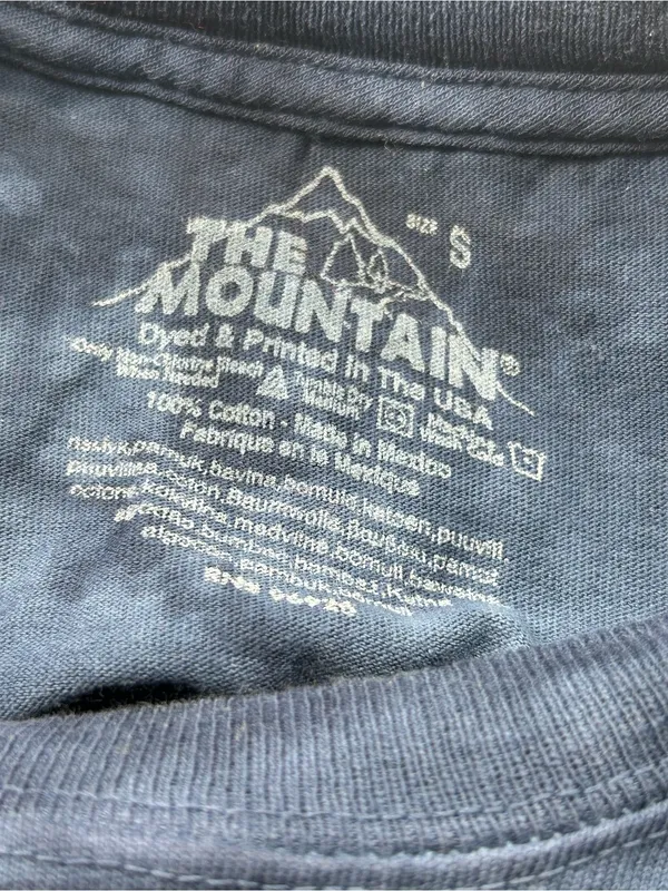 New The Mountain Majestic Horse Flat blue T-shirt size small unisex - Image 6