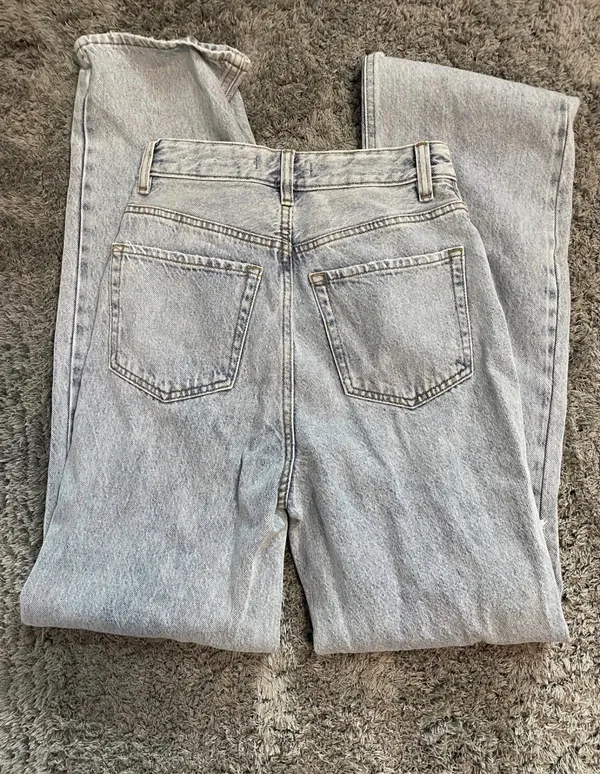 Size 26 Pacsun 90’s Boyfriend Jeans - Image 2