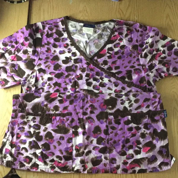 New Animal Print Scrub Top 2 Pockets Cotton Small - Image 5