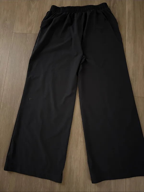 Fabletics Downtown Wide-Leg Pull-On Pants in Dark Charcoal - Image 8