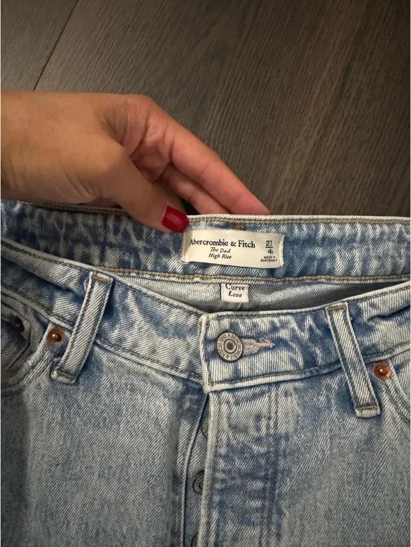 Abercrombie High-Rise Curve Love Jeans - Image 3