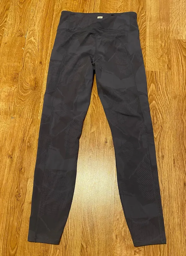 Stride Leggings in Charcoal Mache - Image 7