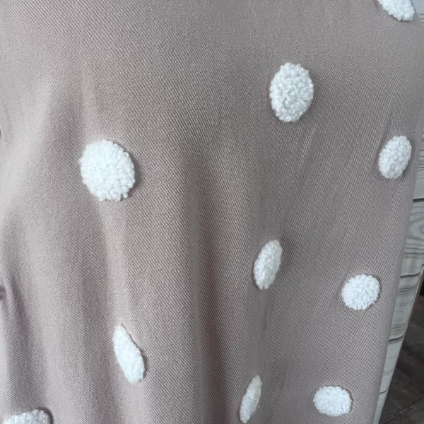 E&M Tan & White Textured Dot Relaxed Fit Tank Top - Image 3