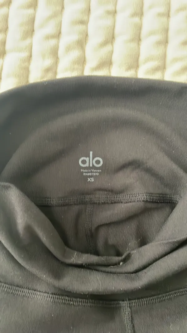 Alo Yoga Black and Grey Leggings High Waist size xs - Image 3