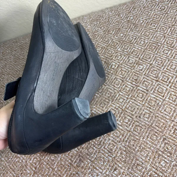 Ecco Matte Black Leather Heals Mary Janes Womens Sz 40 US 9-9.5 Grunge Goth - Image 5